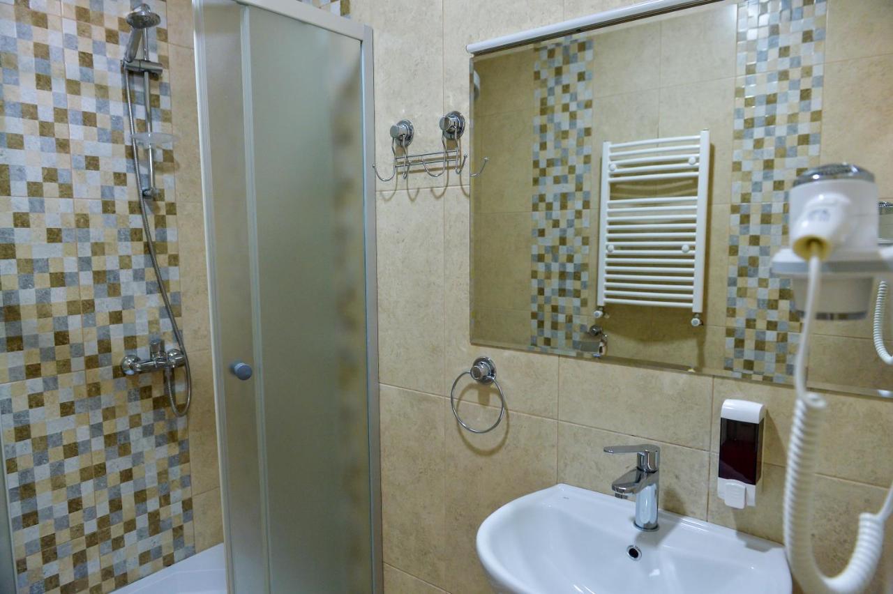 Happy Stay Hotel Kutaisi Exterior photo