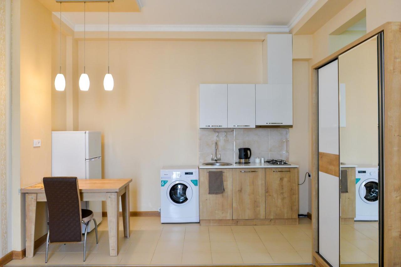 Happy Stay Hotel Kutaisi Exterior photo